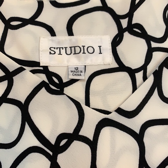 3 FOR $20 Studio I Sheer Black & Ivory Top Sz 12 - Picture 3 of 10